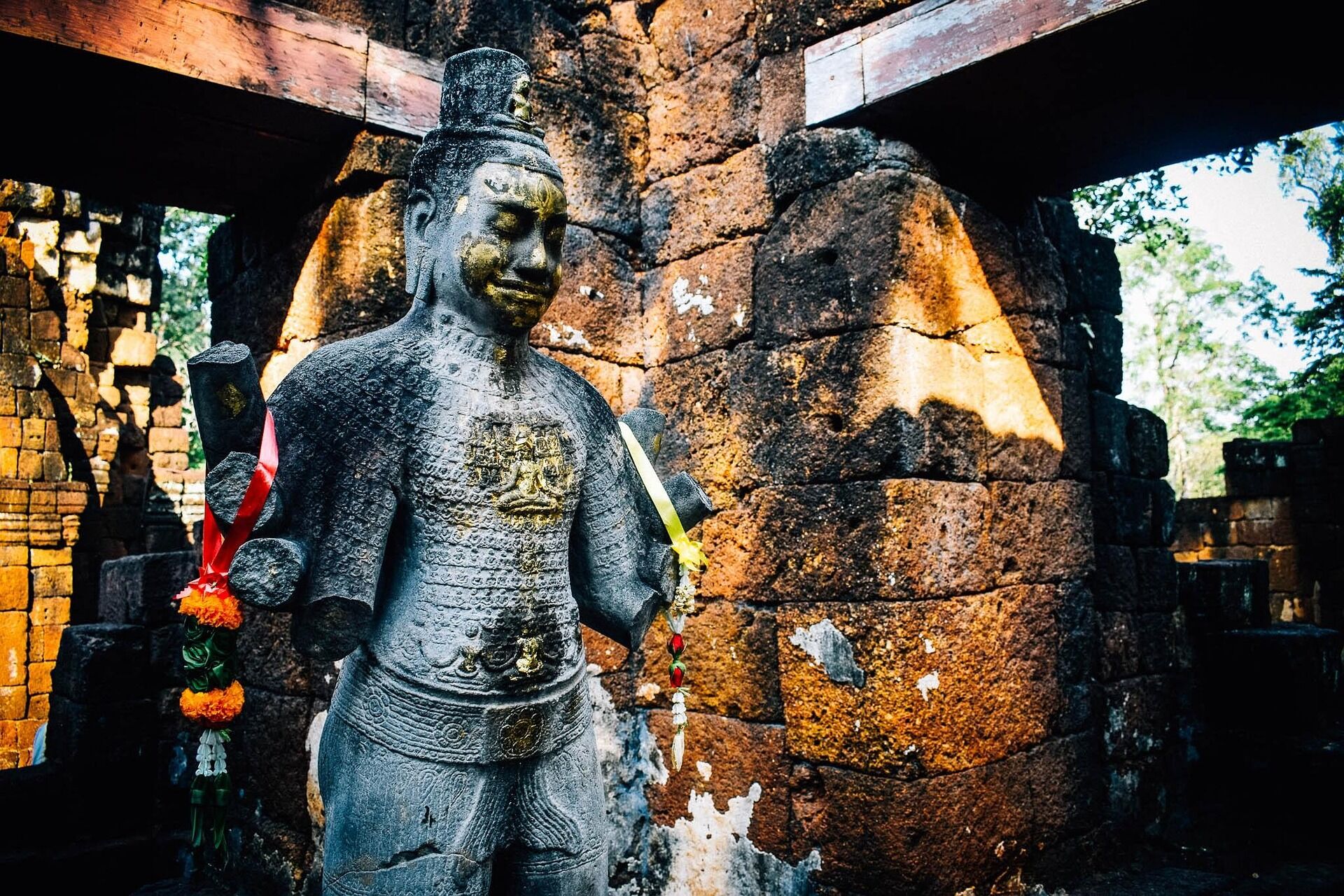 Capture the vibrant beauty of Muang Sing in the dry season
